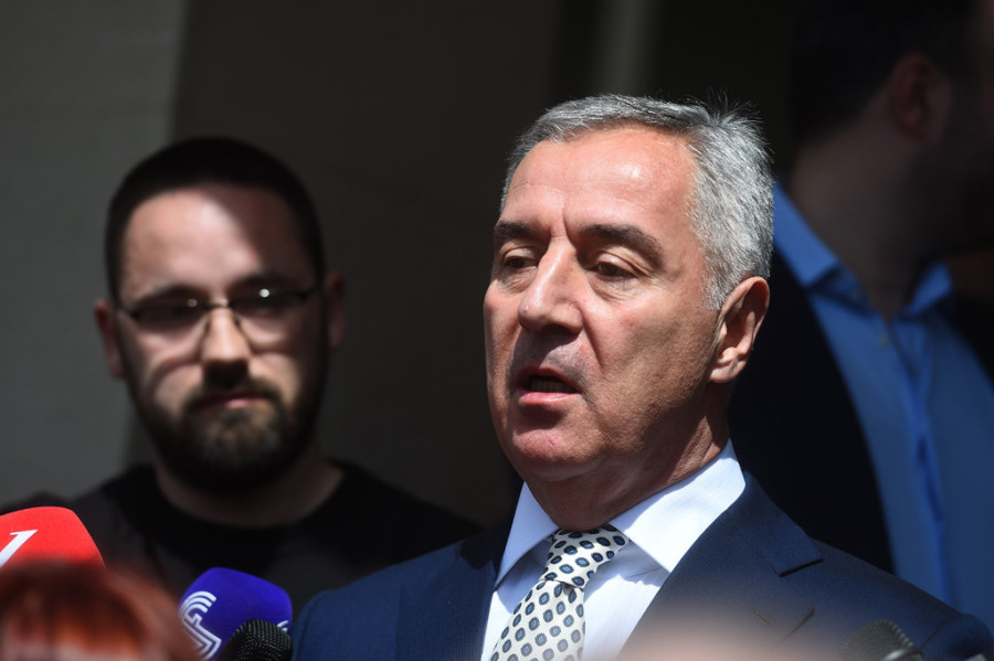 "Svaki će glasati što mu rečem": Isplivala "Skaj" prepiska između Zvicera, Šarića i dvojice prljavih policajaca pred izbore u Crnoj Gori