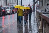 Manje od 12 sati do prodora hladnog fronta: Sutra u Srbiji dva godišnja doba, evo gde se očekuje kiša, a gde - sneg