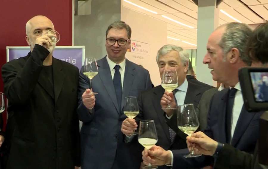 Vučić na sajmu vina u Veroni: Predsednik i ministar Momirović najavili slobodnu trgovinu sa Kinom (FOTO, VIDEO)