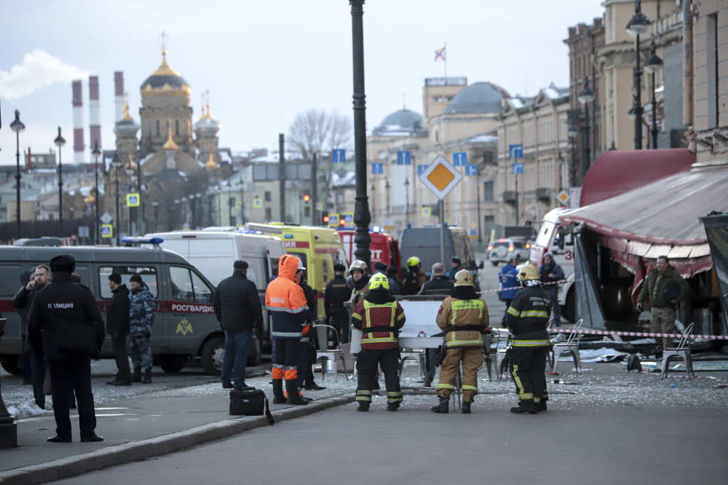 Panika u Sankt Peterburgu: Dron pao na stambenu zgradu!
