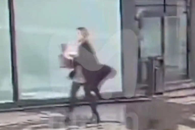 Bombu u kafiću u Sankt Peterburgu postavila žena! Pojavio se snimak na kojem nosi napravu (FOTO/VIDEO)