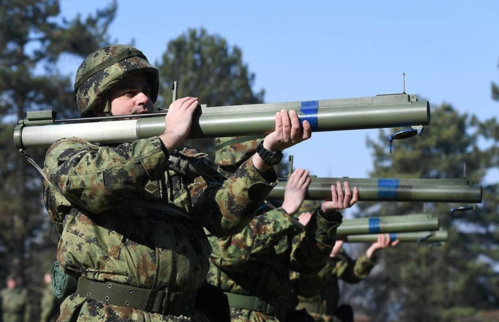 Ministar Vučević: Radimo na jačanju struktura Vojske Srbije, želimo da se građani osećaju što bezbednije sa svojom vojskom!
