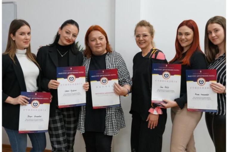 Novosađani osvojili prvo mesto: Veliki trijumf srednjoškolaca na takmičenju u rešavanju studije slučaja kompanije Telekom AD