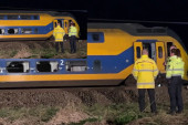 Putnički voz u Holandiji iskočio iz šina! Desetine povređenih, ima mrtvih! (VIDEO)