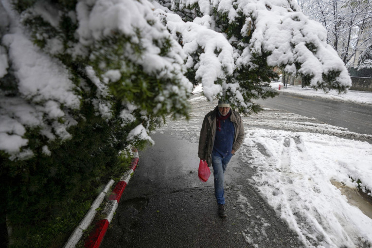 Konačno - stao sneg u Beogradu! Još jedan zimski dan, na Kopaoniku minus 9, najtopliji Negotin! Meteorolog objasnio šta se desilo