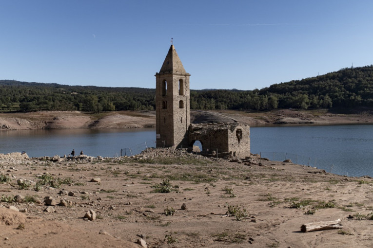 Izvirila i potopljena crkva: Katalonija na udaru najgore suše u poslednjih nekoliko decenija (VIDEO)