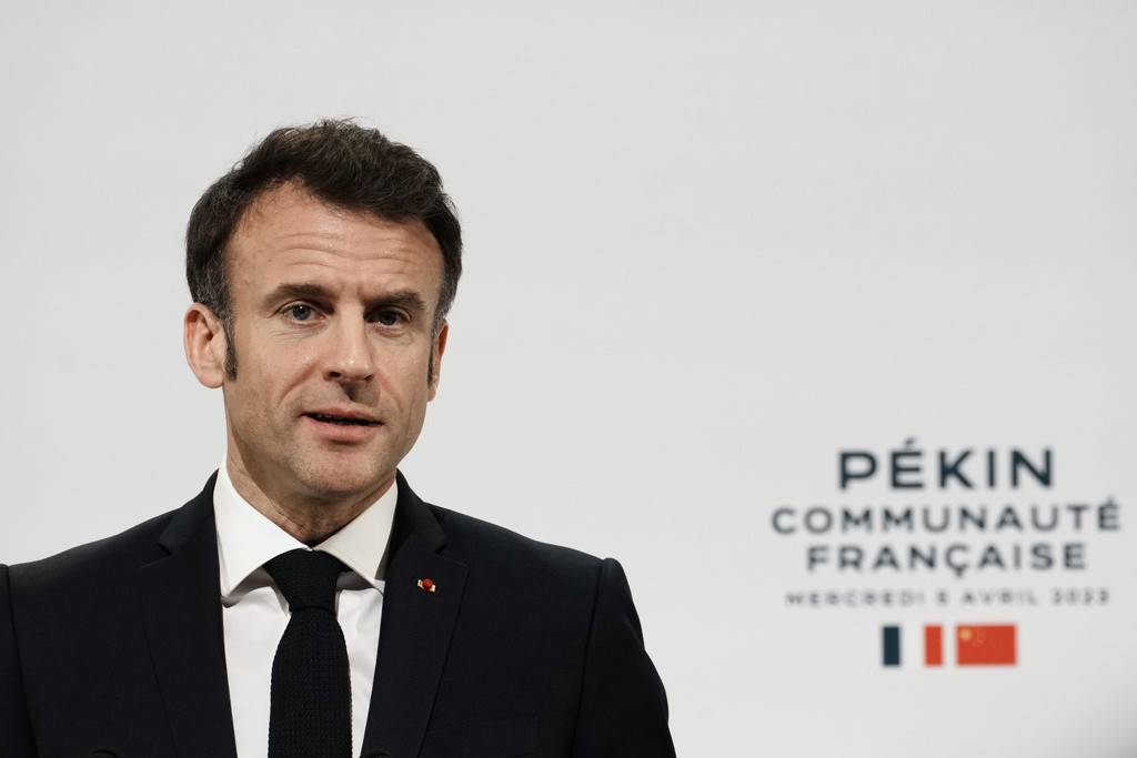 EU hoće da Si Đinping razgovara sa Zelenskim, ukrajinske vlasti zatvaraju hramove UPC