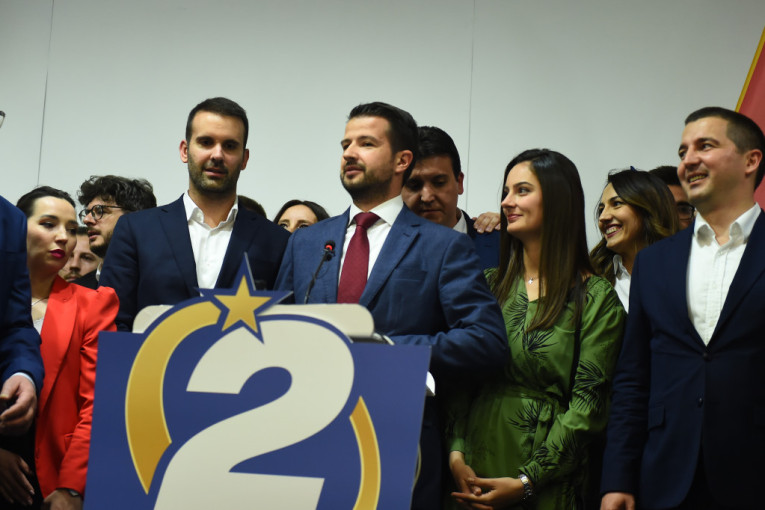 U ponoć u Crnoj Gori stupa na snagu izborna tišina: Na izborima učestvuje 15 koalicija i partija