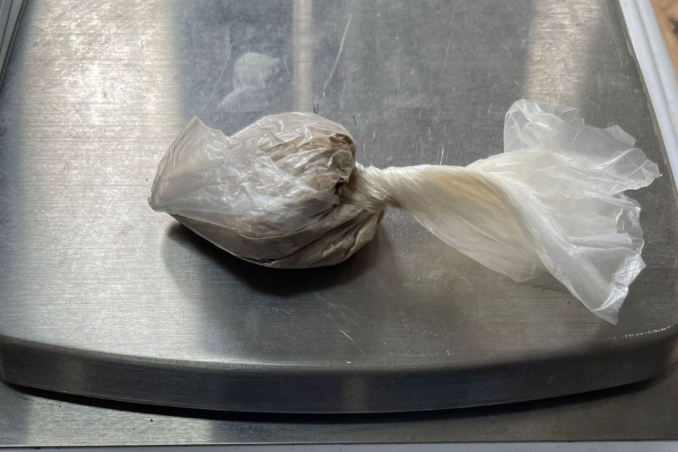 Pančevac "pao" zbog droge: Policija mu u stanu pronašla heroin u kesicama