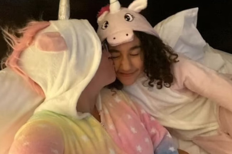 Devojčica (11) koja je trpela vršnjačko nasilje se obesila u školskom kupatilu: Pre smrti napisala potresno pismo (FOTO)