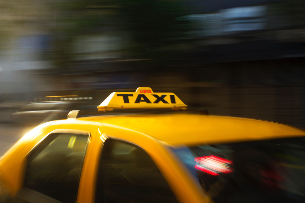 Taksista pokušao da prevari stranca u Zadru: Umesto 15 evra tražio 150 za vožnju i to nije sve!