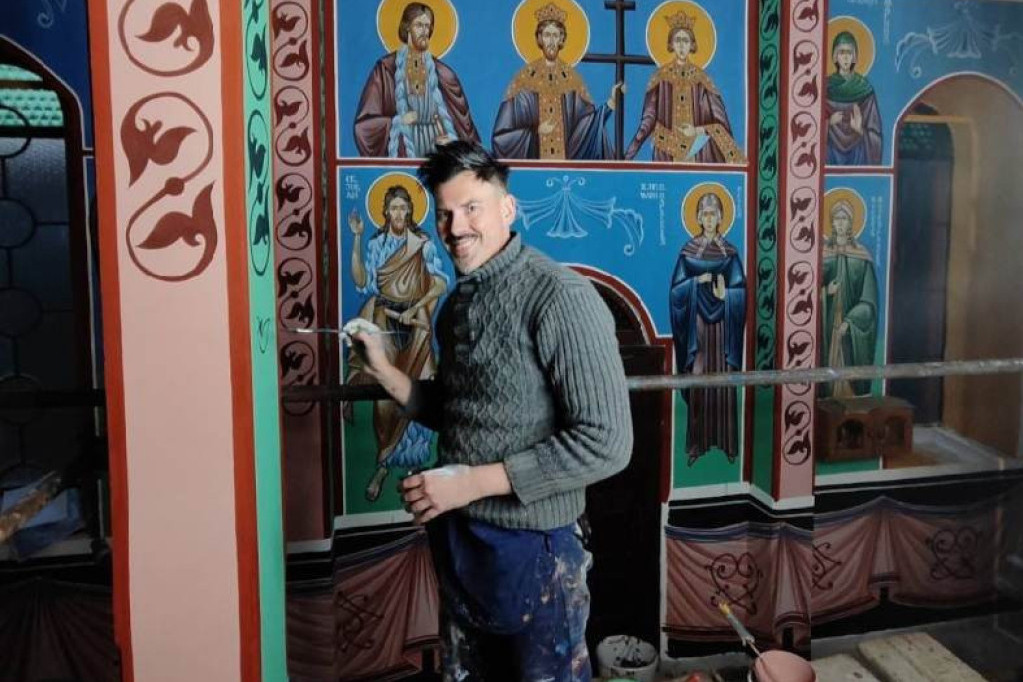 Goran iz sela Kamenica spasio svetinju od propadanja: Angažovali ga meštani, a on je sam oslikao čitavu crkvu (FOTO)