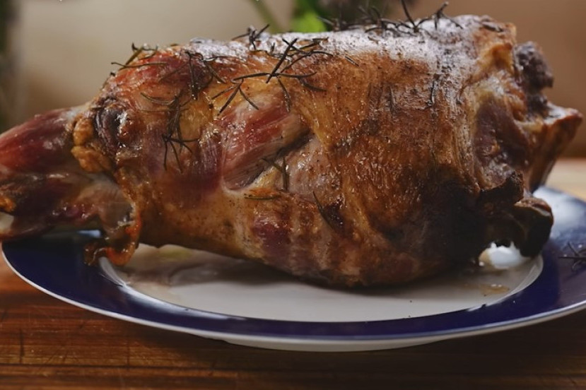 Recept dana: Jagnjeći but u rerni na francuski način - meso koje mora da se nađe na vašoj svečanoj trpezi (VIDEO)