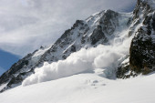 Detalji dramatičnog spasavanja u Sloveniji: Sedam sati trajala drama na planini, snežna lavina petoricu nosila 150 metara