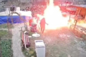 Plinska boca eksplodirala u Priboju: Buknula vatra dok su dve osobe bile u blizini! (VIDEO)