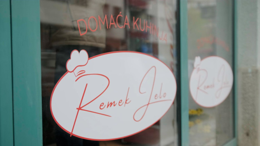 Gradonačelnik Đurić posetio preduzetnicu koja je dobila subvencije za samozapošljavanje: Danas otvoren novi konkurs za 2023. godinu (FOTO)