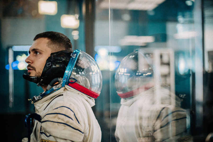 Miloš Biković objavio neverovatan video sa snimanja filma "Izazov": Skok u bestežinsko stanje (FOTO/VIDEO)