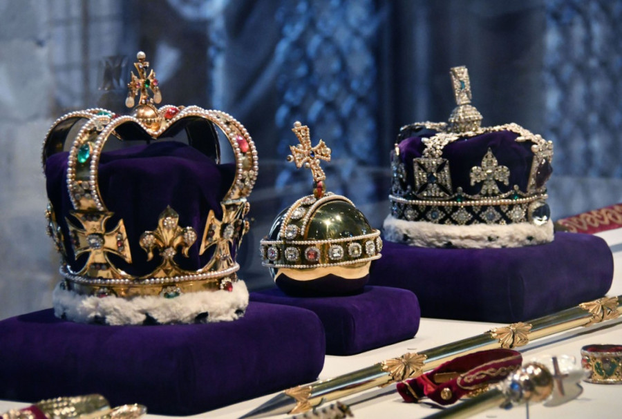 Svi detalji krunisanja kralja Čarlsa III: Najavljeno je kao skromnije, a Britanija će se tokom njega razmetati pokradenim blagom (FOTO)