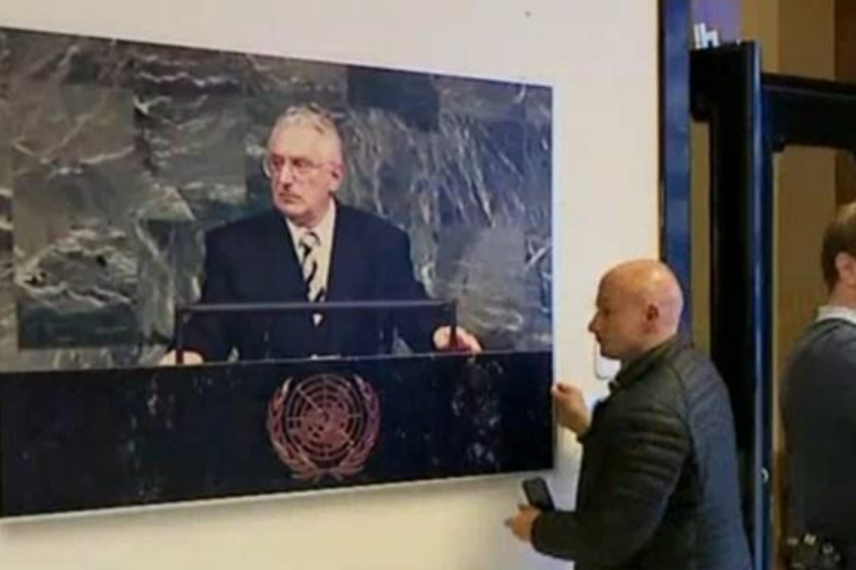 Dok je Plenković držao slovo, sa zida pala ogromna fotografija Franje Tuđmana