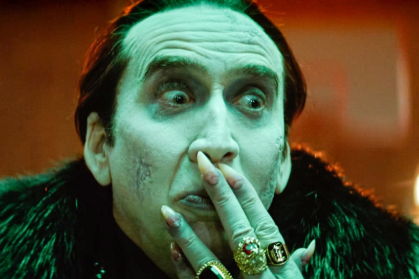 Kad Drakulin plašt nosiš na hemijsko čišćenje: Nikolas Kejdž urnebesan u filmu „Renfield“ (FOTO/VIDEO)