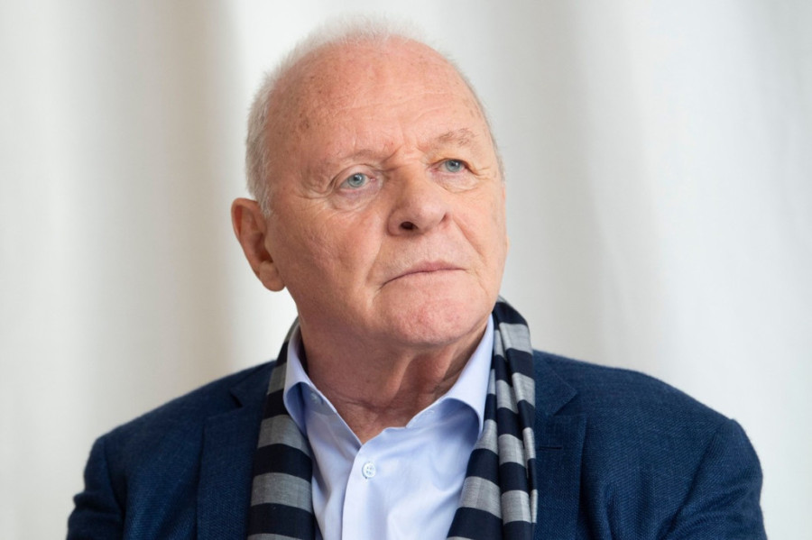 Entoni Hopkins celom svetu predstavlja nešto spektakularno: Pojačajte ton! (VIDEO)