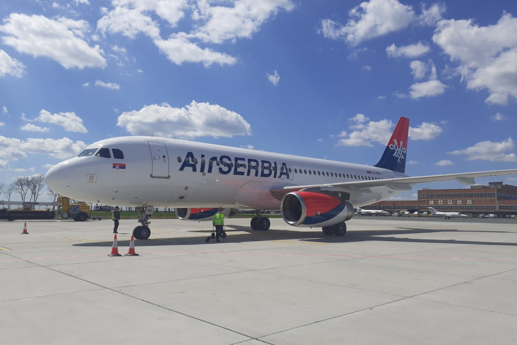 "Er Srbija" proširuje flotu: Treći "erbas" A320 stigao u Beograd (FOTO)