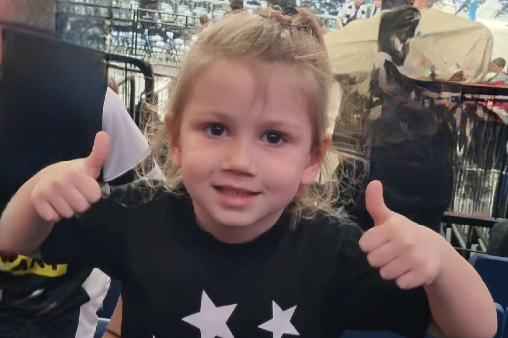 Maša nema ni četiri godine, ali navija kao velika! Devojčicu ponela atmosfera na utakmici Partizana (FOTO/VIDEO)