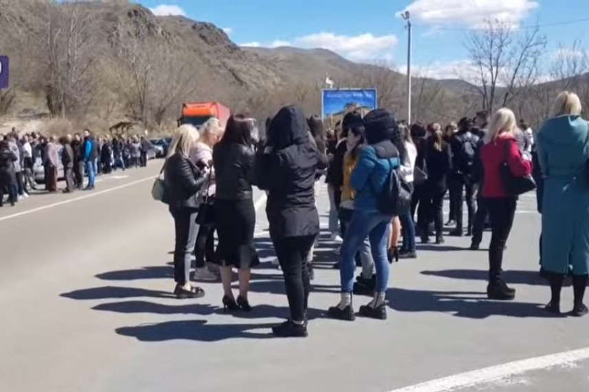 Evropo, pucaju na nas: Protestna šetnja Srba na KiM, pokrenuta peticija za povlačenje specijalaca sa severa