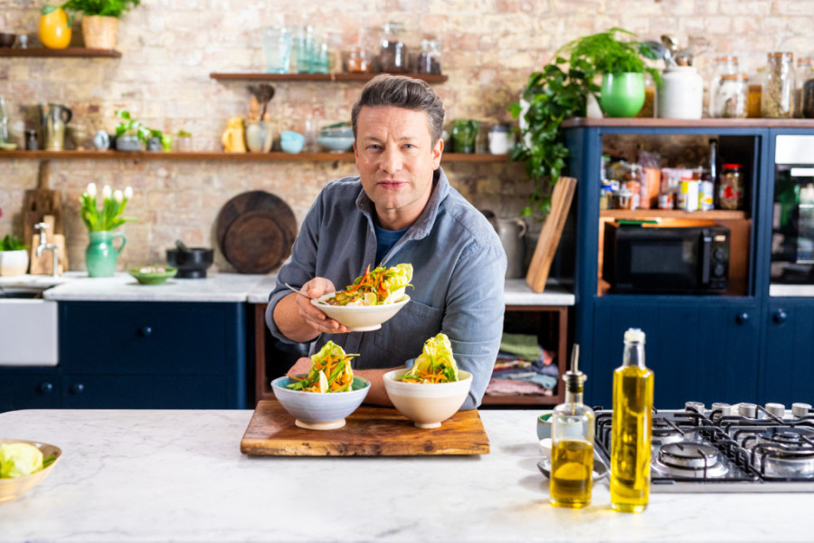 Džejmi Oliver vas poziva da se pridružite njegovom timu: Uskoro otvara restoran u Beogradu, a evo koje radnike traži! (VIDEO)