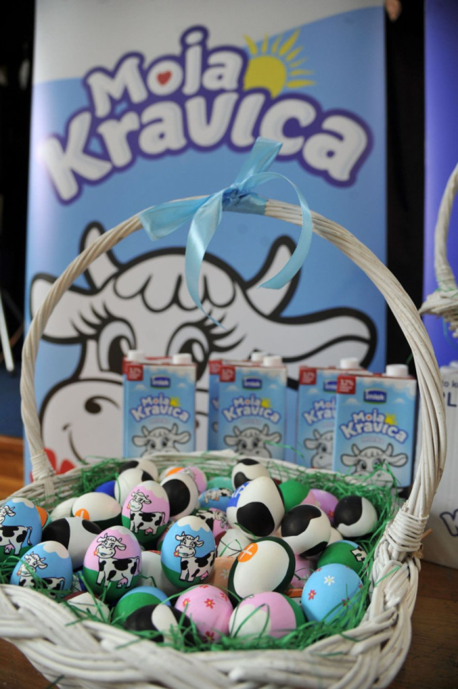 Humanost na delu: Kompanija Imlek donirala 400 litara mleka SOS Dečijem selu Sremska Kamenica