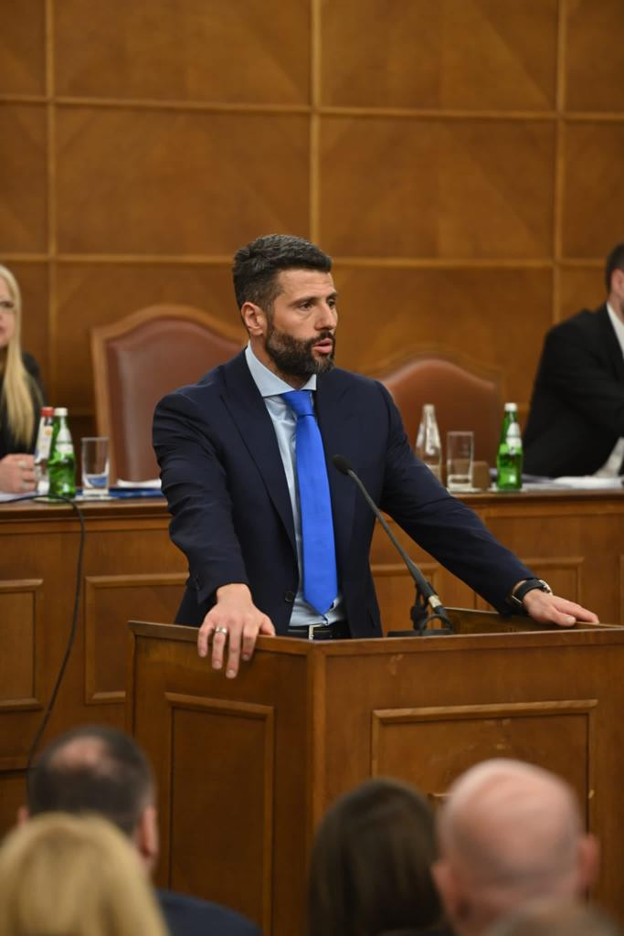 Šapić pozvao građane da odaju počast stradalima