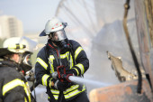 Izgoreo motel u Banatskom Velikom Selu: Vatra zahvatila krov, pa se proširila na ceo objekat (FOTO)