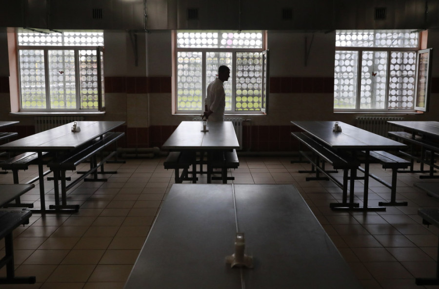 Uskrs iza rešetaka: Postili na Veliki petak, a na najveći hrišćanski praznik dobiće farbana jaja, bogatu trpezu, vanredne pakete i posete!