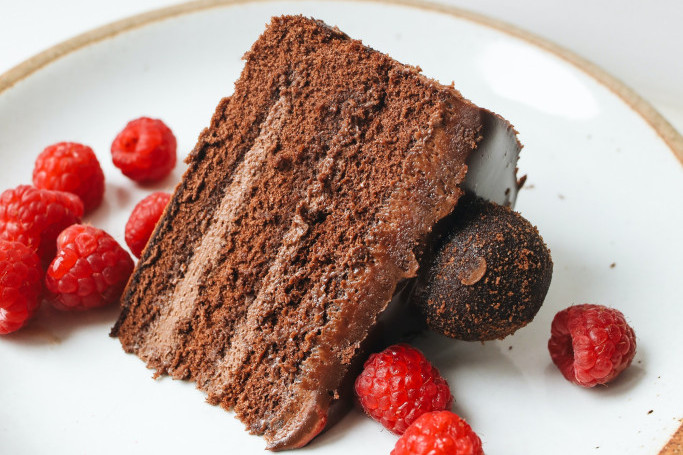 Recept dana: Čokoladna torta je uvek dobra ideja za praznik, i uvek mogu bar dva parčeta