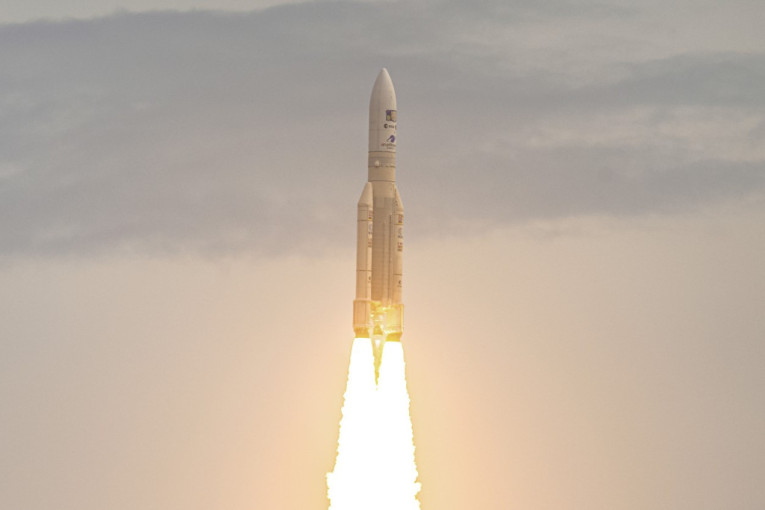 Istorijski korak ka najvećoj planeti Sunčevog sistema: ESA uspešno lansirala raketu sa satelitom za istraživanje Jupitera (VIDEO/FOTO)