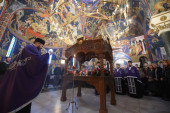 U Maloj crkvi Svetog Save na Svetosavskom platou izneta plaštanica (FOTO)