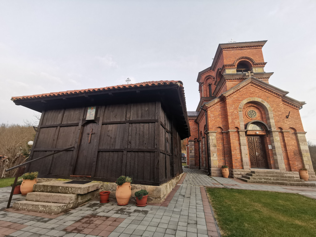 Manastir Voljavča čuva kivot nepoznatog čudotvorca sa Kosova: Iz kamena je tekla čudotvorna voda, a ljudi se lečili od mnogih bolesti (FOTO)