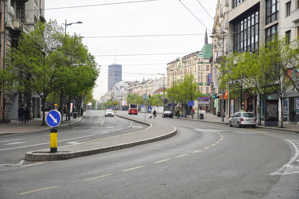 Beograd kao grad duhova: Srpska prestonica potpuno prazna za Uskrs, na ulicama nigde nikoga! (FOTO)