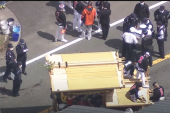 Festivalska kolica se prevrnula u Japanu, 11 ljudi povređeno (VIDEO)