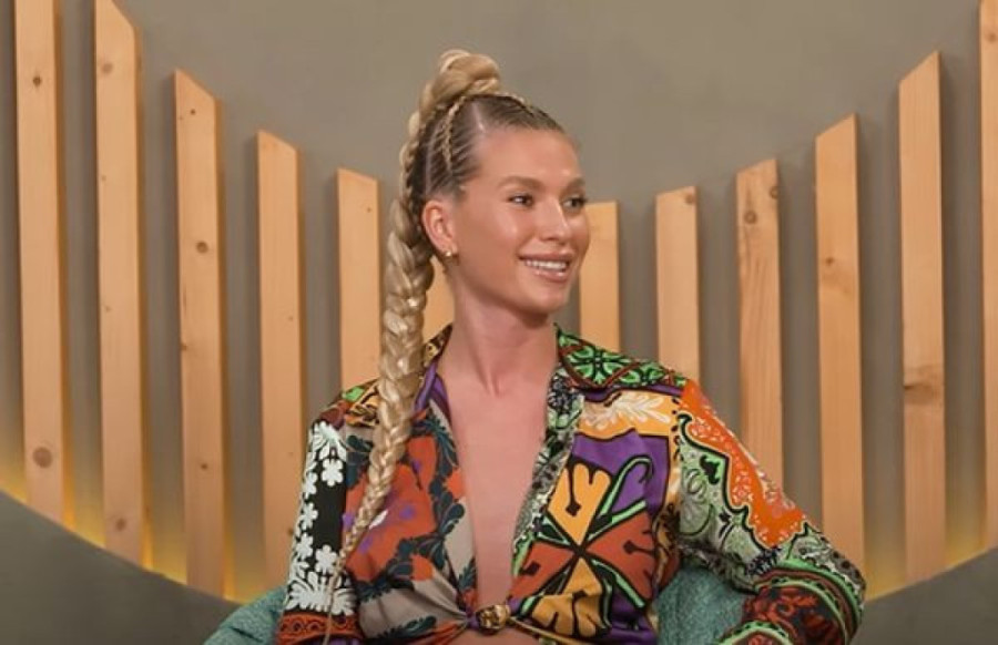 Žene Đokovića u klinču sa monahom Arsenijem! Saška lupila i ostala živa:  "Da se obrati porodičnom restoranu Novak" (VIDEO)