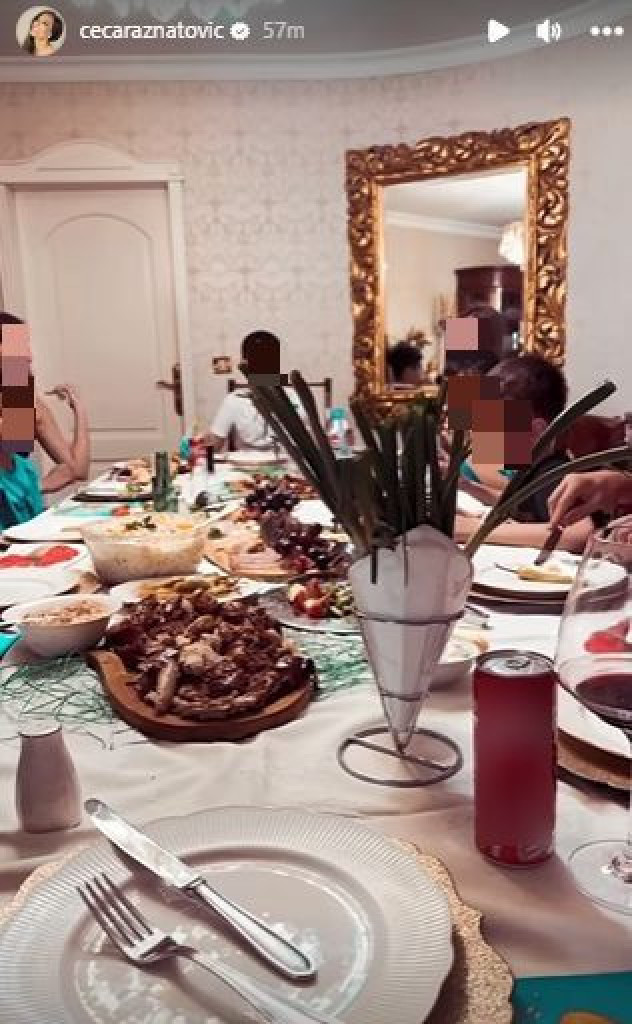 „Pošto Ilija kaže da je jeo samo jaja..." Vaskršnja večera u domu Ražnatovića: Kod Cece nema šta nema! (FOTO)