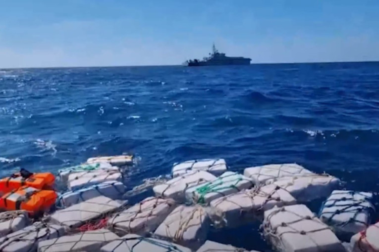 Kod Sicilije zaplenjene dve tone kokaina: Vrednost paketa je 400 miliona evra (VIDEO)