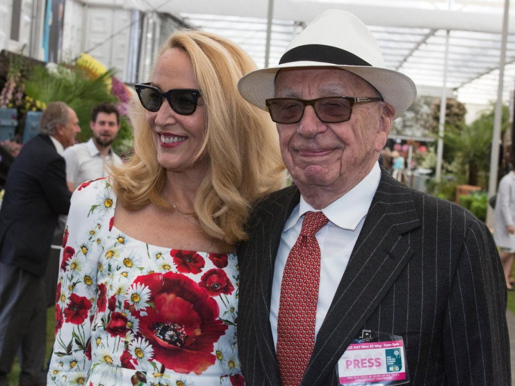 Ovako je medijski mogul čuvenoj manekenki saopštio da se razvode: Poslao joj mejl od svega 33 reči