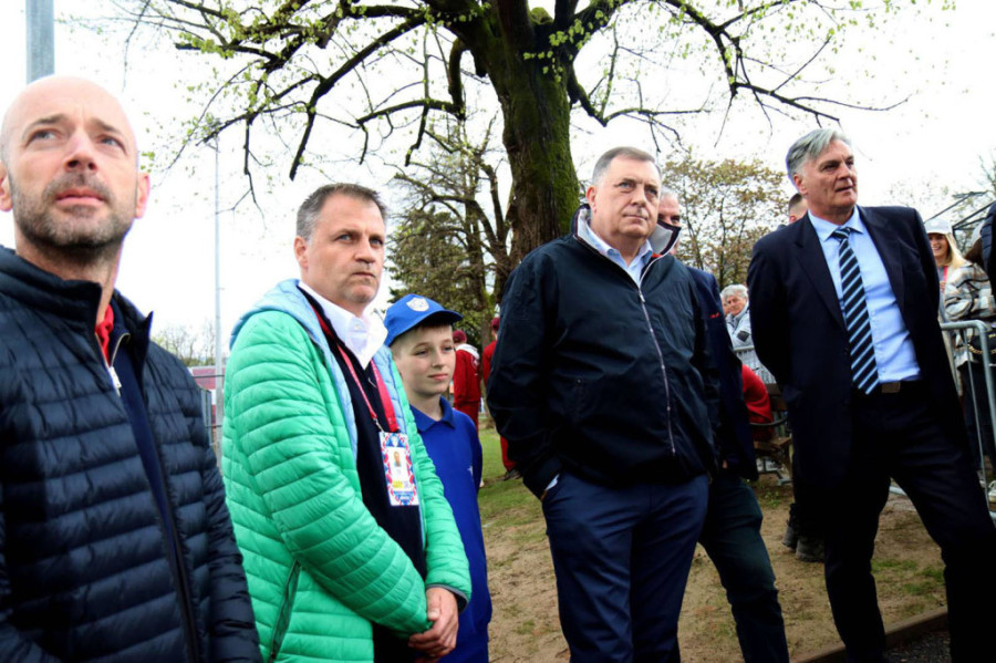 Novak već na terenu u Banjaluci! Dodik i veliki broj navijača pratili svaki korak srpskog šampiona!