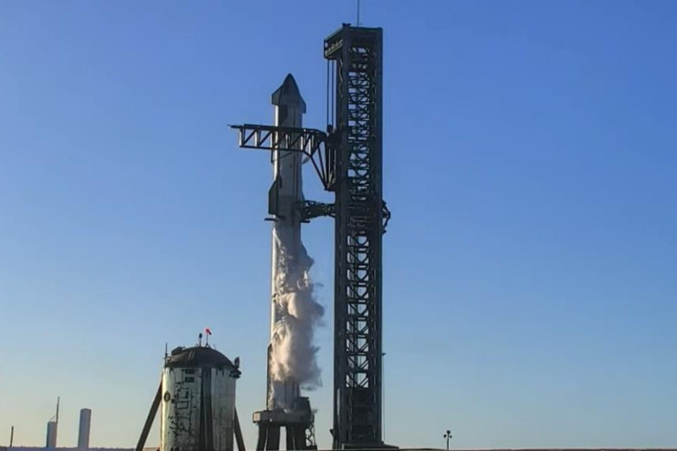 Čeka se finalno odbrojavanje: Mask u svemir šalje raketu visoku 120 metara, došlo je do "štucanja"! (VIDEO)