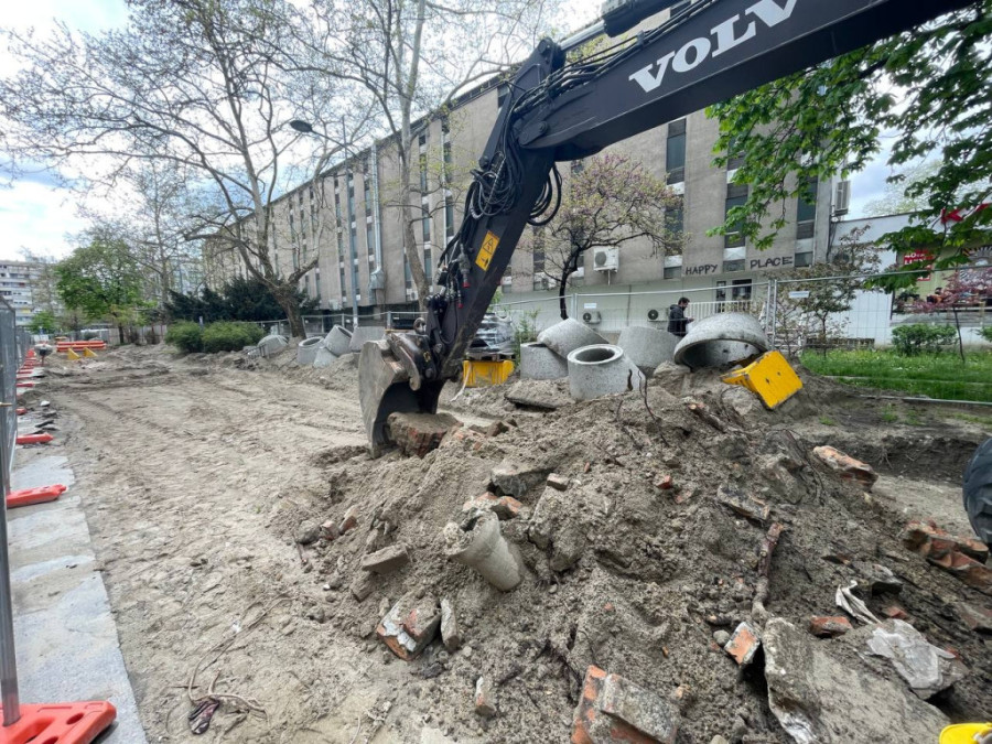 Limanci dočekali gradonačelnika: Milan Đurić obišao radove u Ulici dr Ivana Ribara, za deset godina uloženo više od 2,5 milijardi! (FOTO)