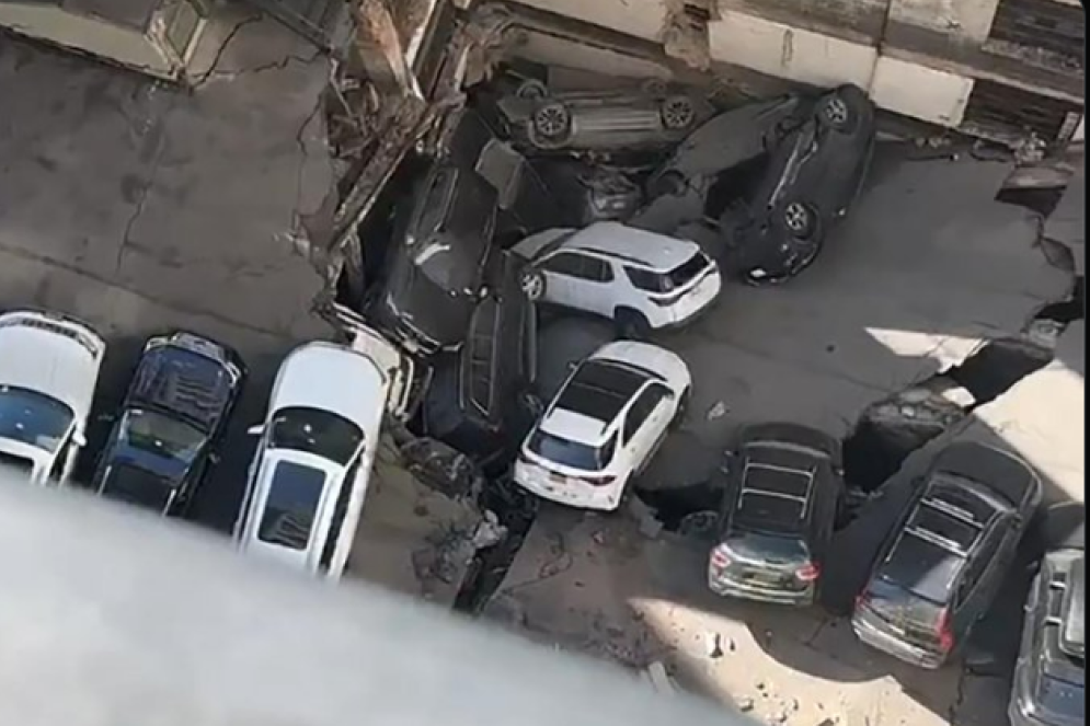 Stravičan snimak iz Njujorka: Urušila se garaža, automobili vise sa krova, najmanje jedna osoba mrtva (VIDEO)