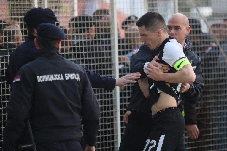 Ponovo varničilo u duelu Čukaričkog i Partizana! Sada su se "zakačili" igrači - "Ovde postoji neki problem" (FOTO/VIDEO)
