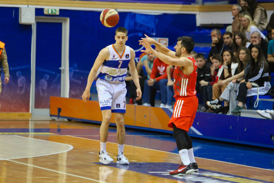 Mornar samo na kratko pripretio Zvezdi! Nedović vodio crveno-bele do pobede! (FOTO)