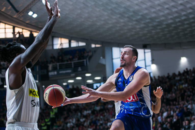 Partizan kroz dramu do prvog mesta u ABA ligi! Valjak porodio pobedu protiv Budućnosti u Morači!